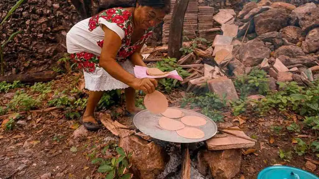 Frijol con puerco, platillo yucateco. 