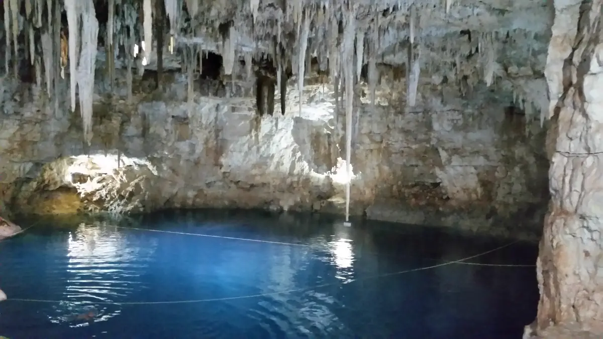 Cenote cerca de Valladolid