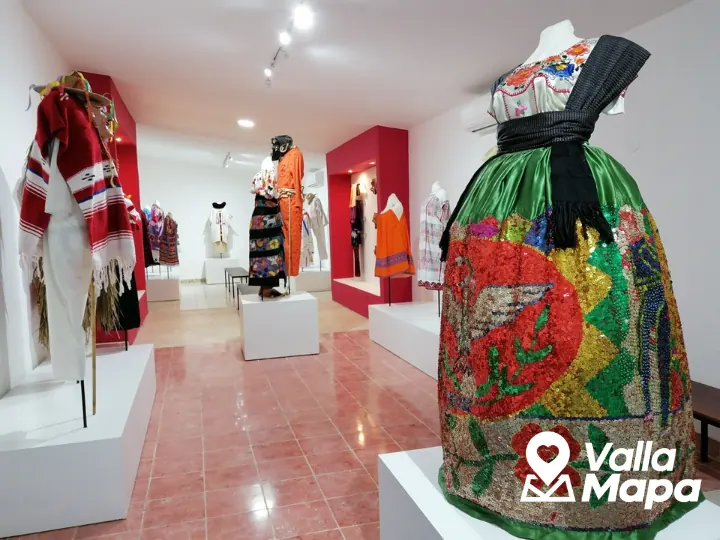 Museum and gallery visit in Valladolid Yucatan with art and cultural displays