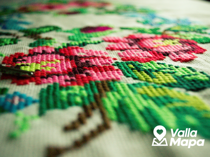 Yucatecan embroiderers