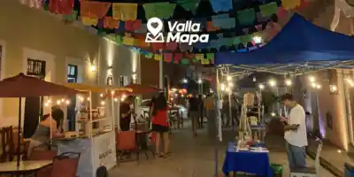 Festival gastronómico de Hanal Pixán en Valladolid con cocina yucateca, altar y ambiente de día de muertos