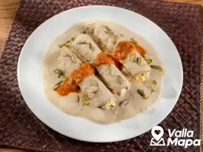 Platillos típicos de Valladolid con comida yucateca tradicional