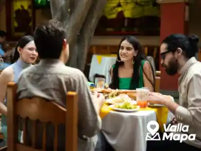 Platos yucatecos para comparar comida económica en mercados y restaurantes de Valladolid