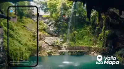 Cenote cerca de Valladolid con telefono y logo de VallaMapa para contenido de Instagram y TikTok